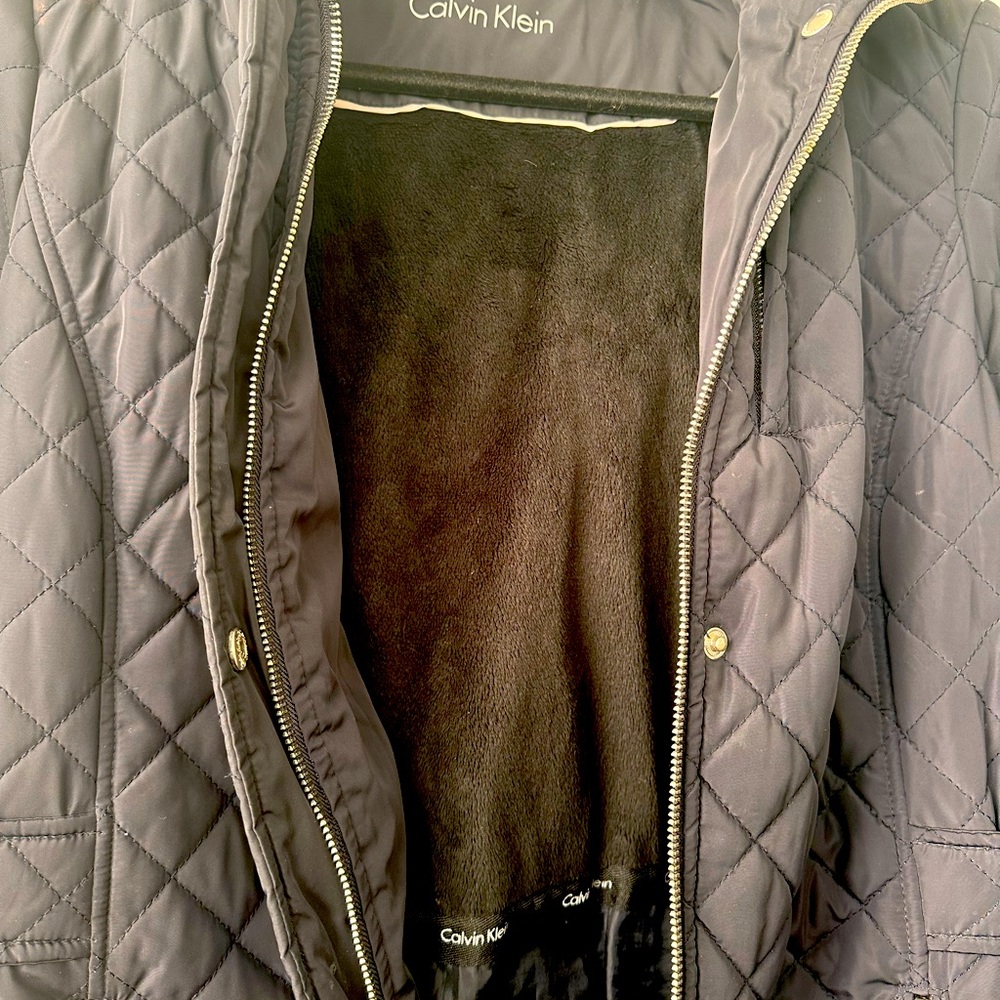 Calvin Klein Puffer Jacket XL Navy blue with soft lining,Hood.slim waist detail - Picture 4 of 7